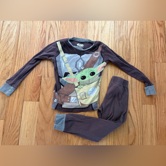 Star Wars Other - Star Wars Baby Yoda Pajama Set size 6 kids